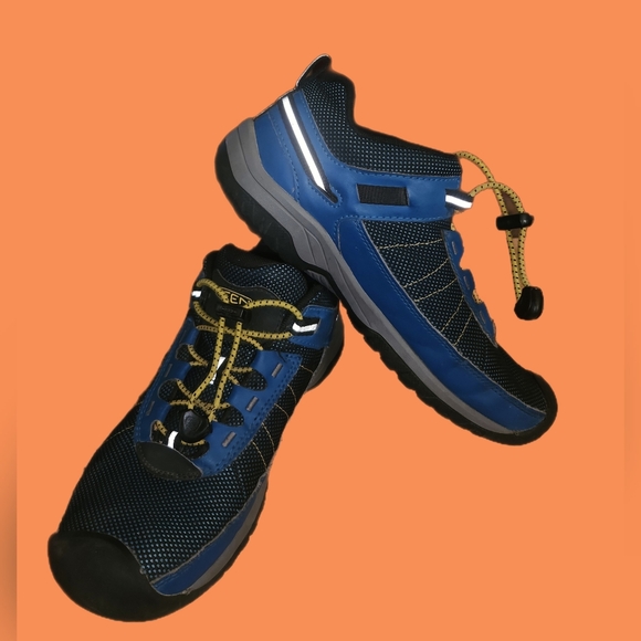 KEEN TARGHEE SPORT YOUTH SIZE 5 - Picture 2 of 6